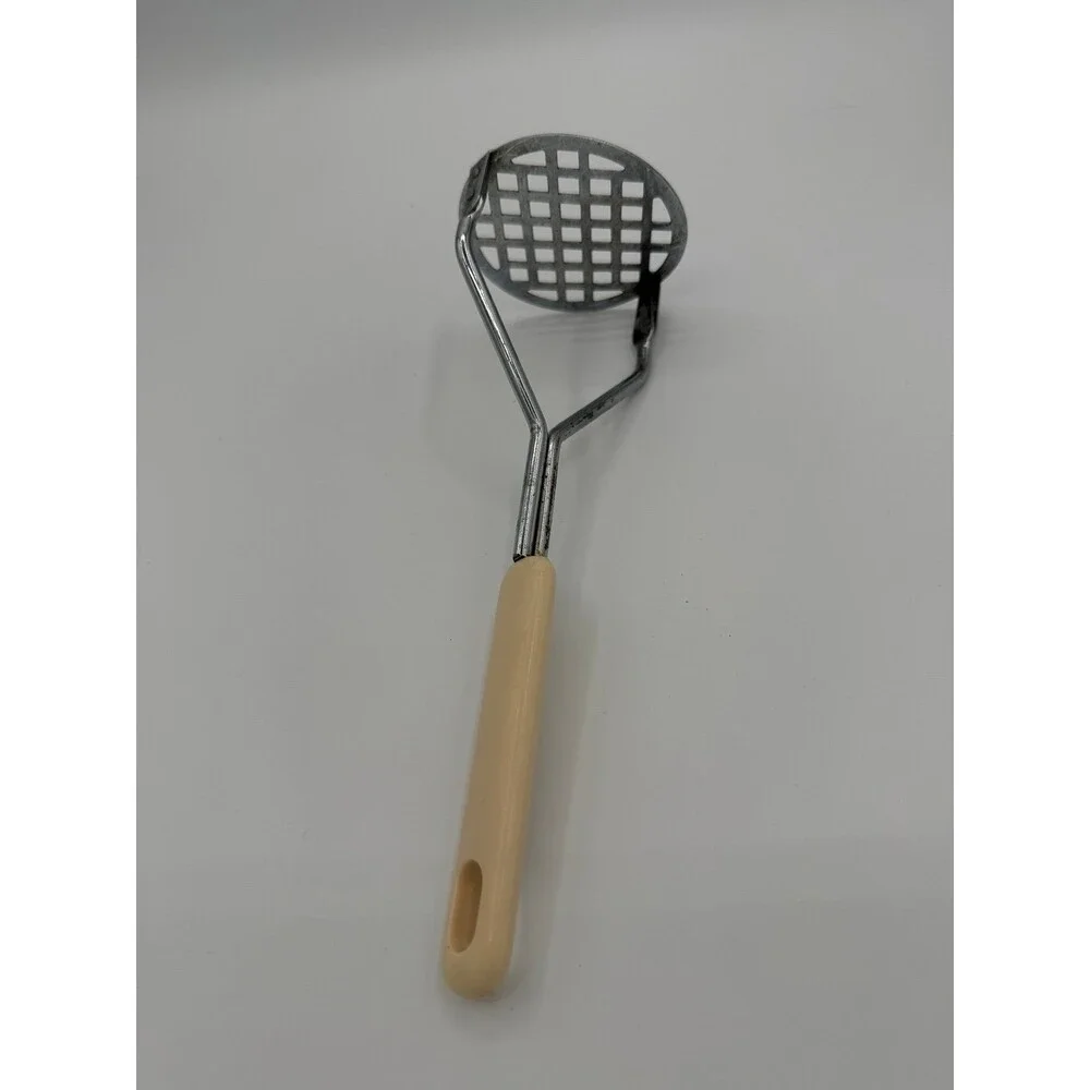 Vintage Potato Masher Grid Style Cream Handle Kitchen Utensil Made in China